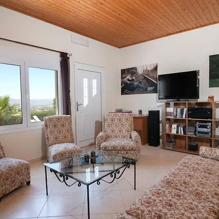 Holiday home Melissa